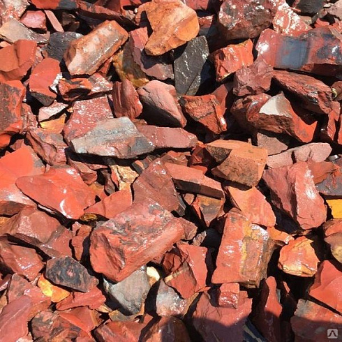 Kamenclub.ru: Щебень крошка красный (ЯШМА) фр. 5-10 мм.  купить в Махачкале крошка каменная яшмы красный, бордовый, темно-красный декоративная крошка ландшафтная каменная яшмоидная 8500 руб/т   фото КАМЕНЬ КЛУБ