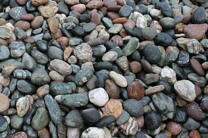 Kamenclub.ru: Галька окат (цветная картошка) фр. 50-100 мм. купить  в Махачкале галька природная окатанная серый белый цветной синий темно-серый коричневый округлый галечник окатанный 6800 руб/т   фото КАМЕНЬ КЛУБ