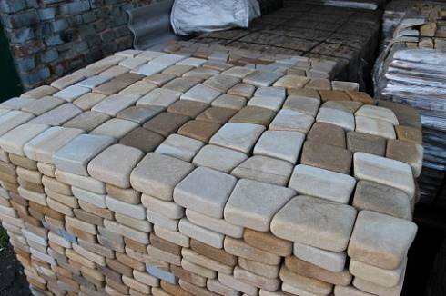 Kamenclub.ru: Песчаник брусчатка (Готика) art PSG-L-01  купить в Махачкале    2300 руб/кв.м   фото КАМЕНЬ КЛУБ