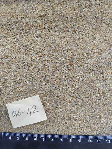 Кварцевый песок для площадок фр. 0,6-1,2 мм.  купить в Махачкале фото Камень Клуб