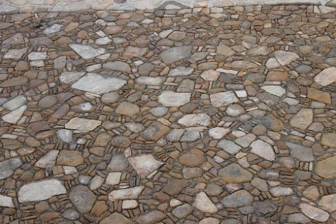 Kamenclub.ru: Песчаник для мощения дорожек, площадок, парковок ( фр 5-10 см)  купить в Махачкале песчаник  серый желтый коричневый рыжий песчаник оголтованный окатанный 6500 руб/т   фото КАМЕНЬ КЛУБ