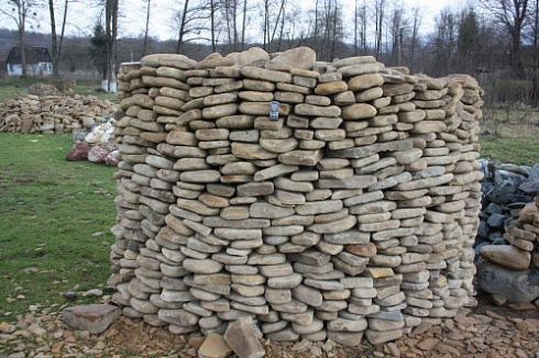 Kamenclub.ru: Песчаник для мощения дорожек, площадок, парковок ( фр 5-10 см)  купить в Махачкале песчаник  серый желтый коричневый рыжий песчаник оголтованный окатанный 6500 руб/т   фото КАМЕНЬ КЛУБ